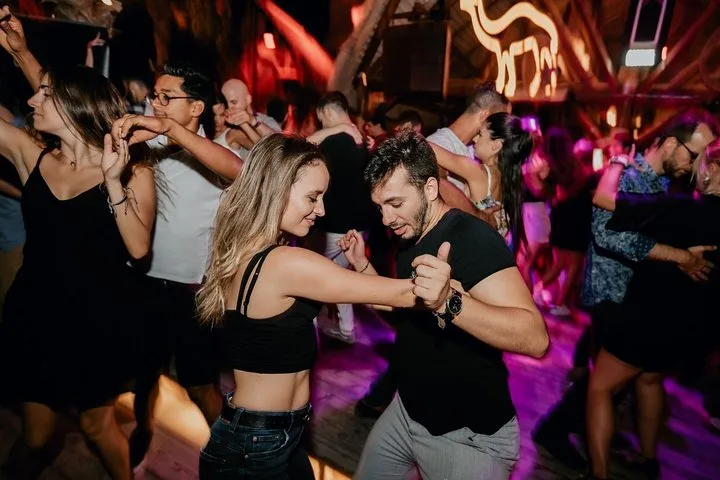 Dancers at a Vibe Salsa social